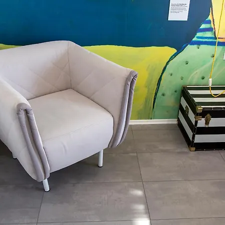 公寓 87级楼梯公寓 *